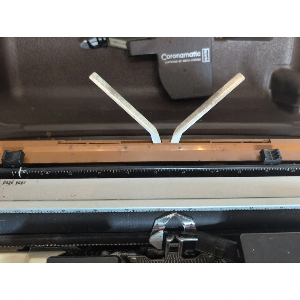 VTG Smith-Corona Coronamatic 2200 Electric Typewriter Working With Hard Case